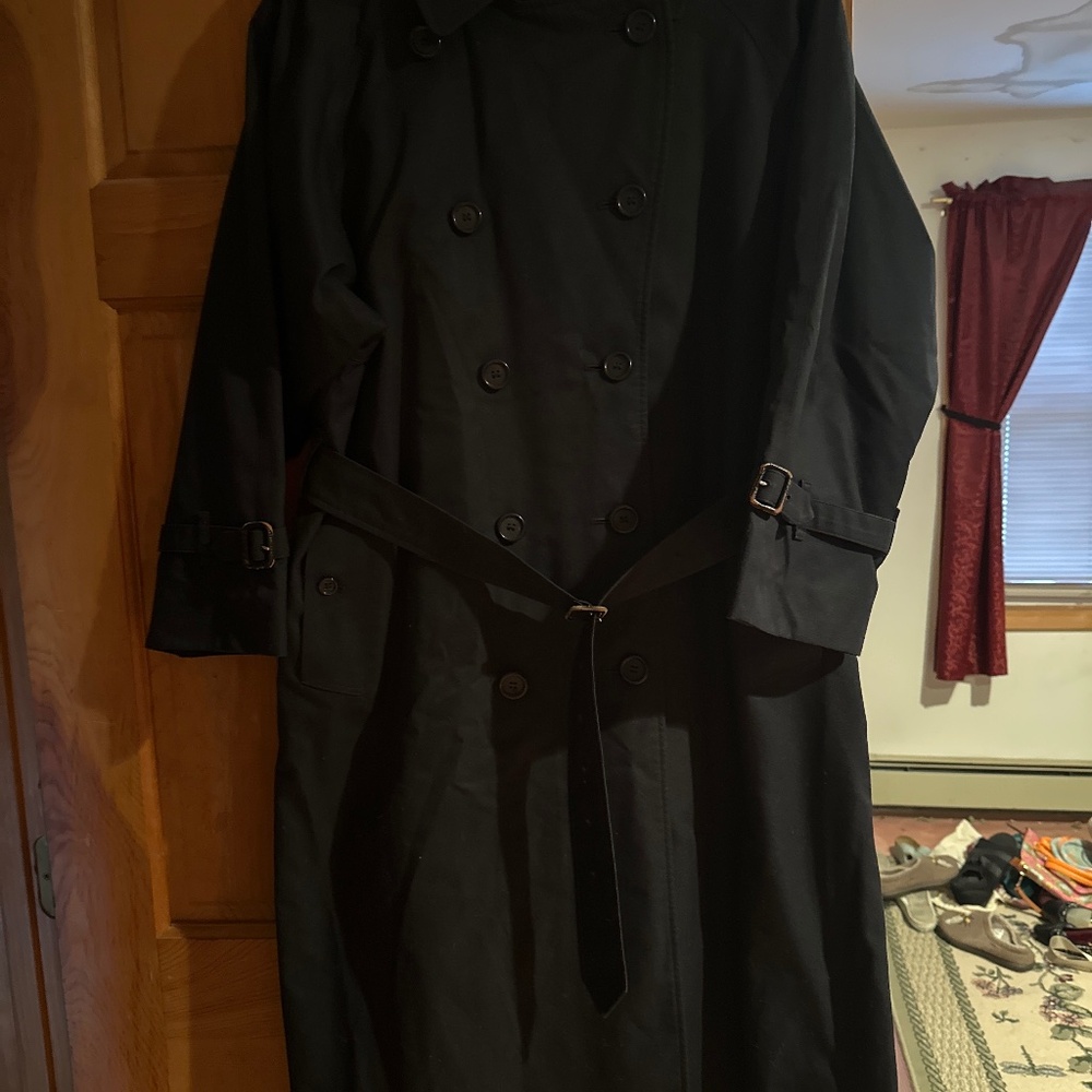 WOMENS VINTAGE BURBERRY LONG TRENCH NAVY LINED.